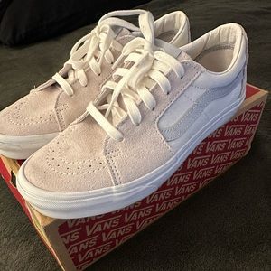 Selling men’s grey/white Vans size 9.5 great condition with box